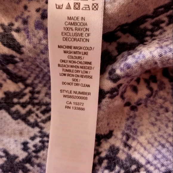 Joe Fresh Short night Robe (missing belt) - Picture 3 of 4